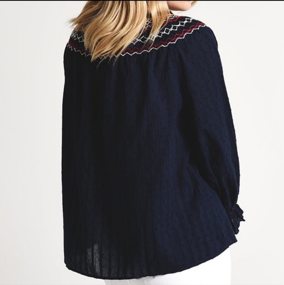 Velvet by Graham & Spencer Trudie Embroidered Smocked Top Size Medium Women's - Picture 4 of 9